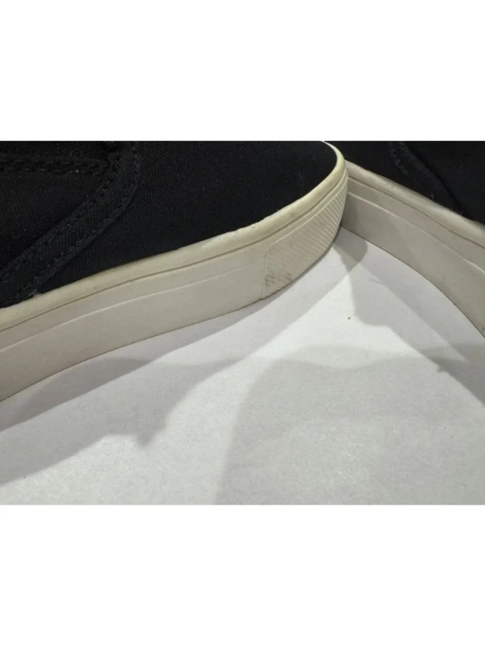 American Eagle Outfitters slip on tennis shoes, no back, size 7